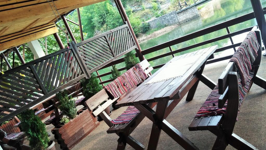 B&B Bazeni Сараево Экстерьер фото