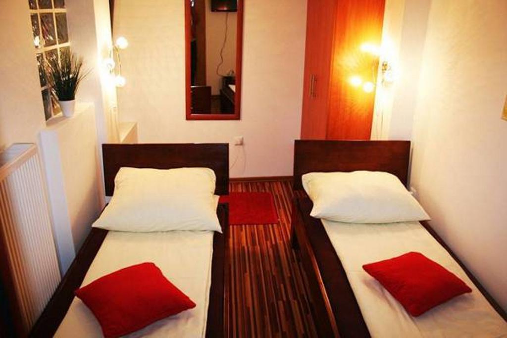 B&B Bazeni Сараево Экстерьер фото